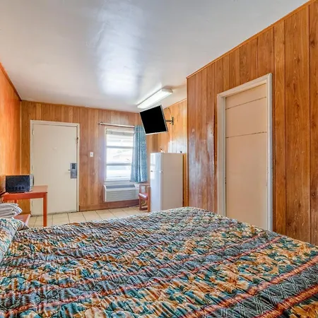 Gulfway Motel By Oyo Near Airport I 37-3