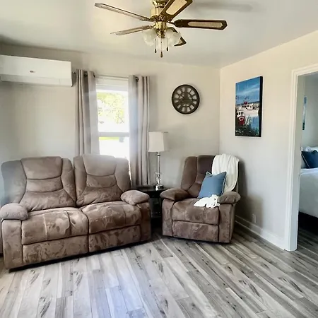 Alma Shore Lane Suites & Cottages-2