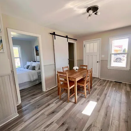 Alma Shore Lane Suites & Cottages-2