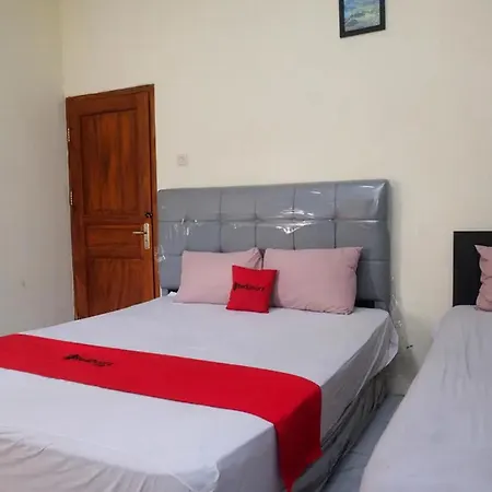 RedDoorz At Golden Inn Tugu Yogyakarta-2