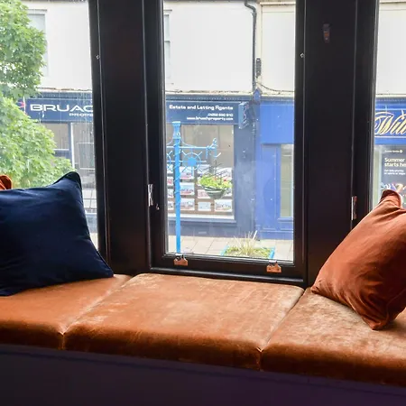 The Bank - Rooms & Apartments By Coorie Doon Stays-3