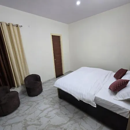 Royal Diamond Hotel & Guest House-2