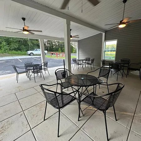 Lake Park Inn-3