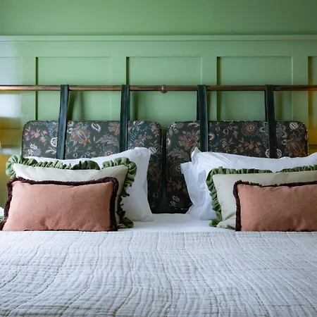 The Ragged Robin - A Heartwood Inn-2