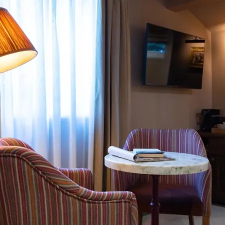 The Ragged Robin - A Heartwood Inn-3