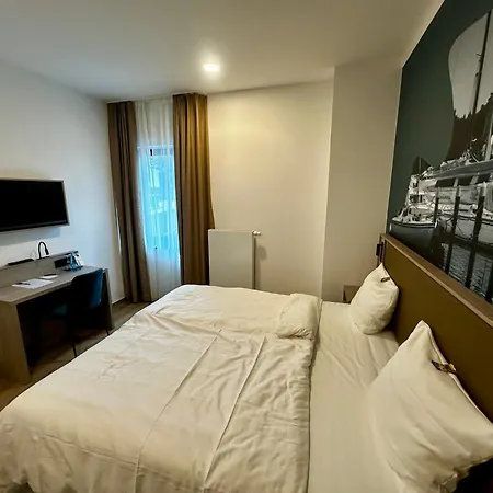 Central Hotel-3
