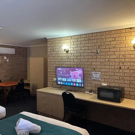 Castle Motor Lodge-2