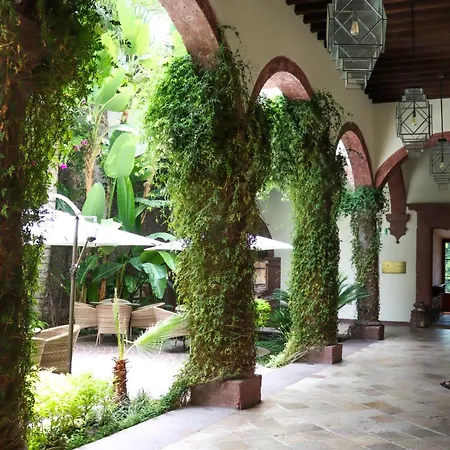 Hotel Casa Blanca 7-3