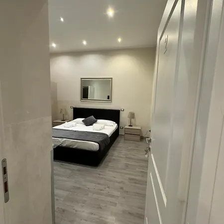 Rhs Rienzo Suites Guesthouse-3