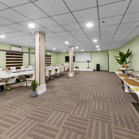 Quality Inn Sunshine Suites-3