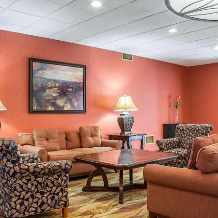 Lifestyle Inn Cedar Falls-3