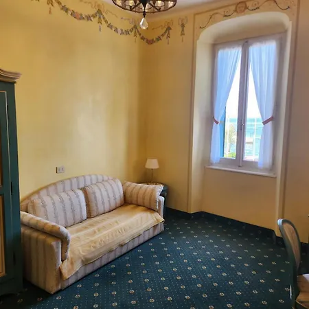 Hotel Alla Riviera Lake View-2