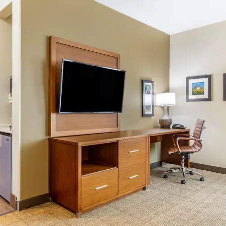 Comfort Inn & Suites Lakewood By Jblm-2