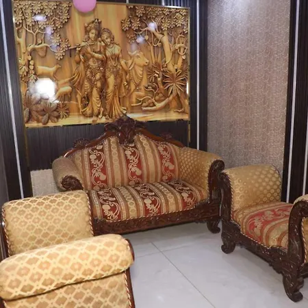 Family Hotel -1 Min Walk In Nizamuddin Railway Station-3