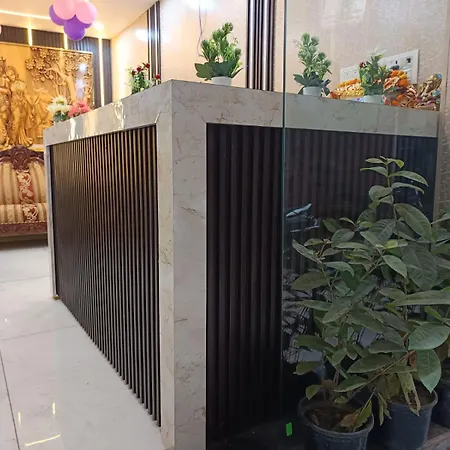 Family Hotel -1 Min Walk In Nizamuddin Railway Station-2