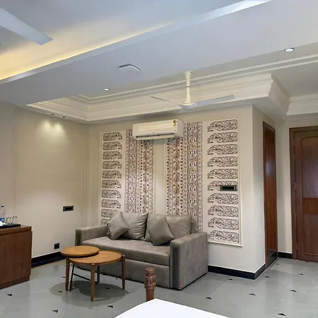 The Luxury Tiger At Lake Pichola-2