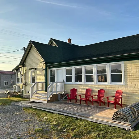 Meg Inn Peggys Cove-2