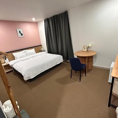 Geoje Brown Dot Hotel Gohyeon Branch-3