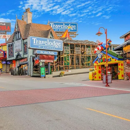 Travelodge By Wyndham Niagara Falls At The Falls-2