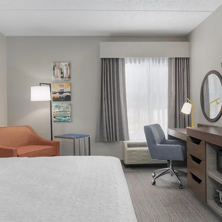 Hampton Inn Altoona-2