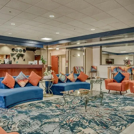 Evergreen Inn & Suites-3