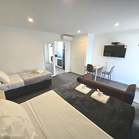 Motel 22-3