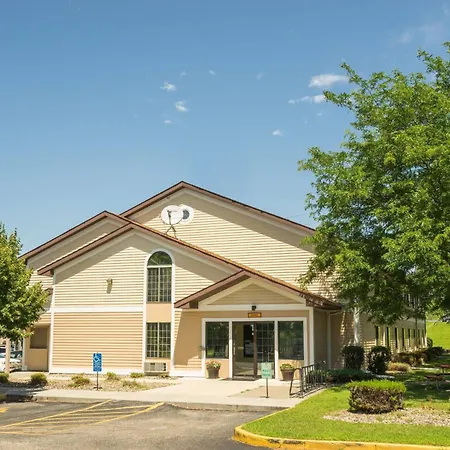Super 8 By Wyndham Red Wing-3