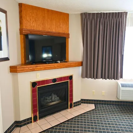 Baymont By Wyndham Marshalltown-3