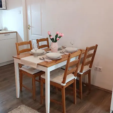 Goodmo Budapest Smart Rooms-2