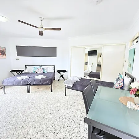 Emu Park Beach Motel-2