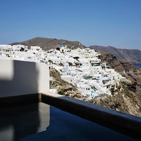 Andronis Luxury Suites - Preferred Hotels & Resorts-3
