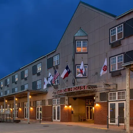 Harbor House Hotel And Marina At Pier 21-3
