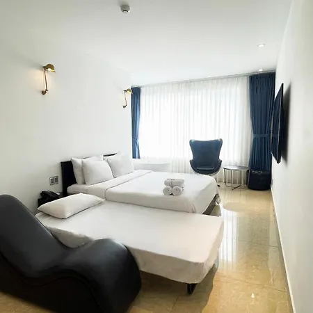 A In Hotel Riverside-3