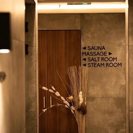 Lumiere Hotel Pool & Spa-2