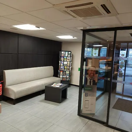 Brit Hotel Confort Rouen Centre-3