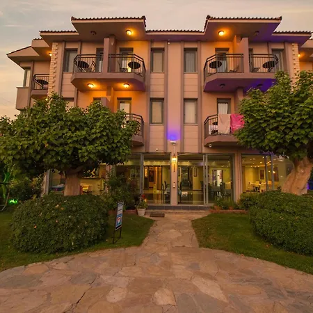 Golden Moon Hotel-3