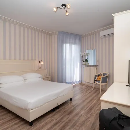 Hotel Riviera-2