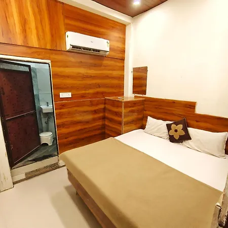 Hotel Om Palace Near Mahakal Mandir-2