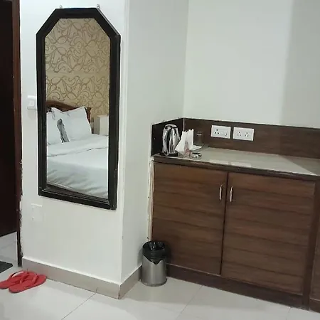 Hotel Rajmahal Inn-3