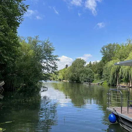 L'Escale Royale Poissy Île de Migneaux - Seine-2