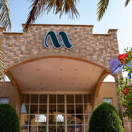 Montrose - A Mayfair Collection Hotel-3