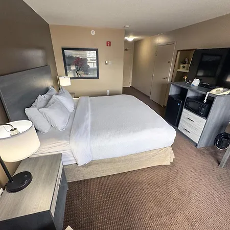 Ramada By Wyndham Sherwood Park-3