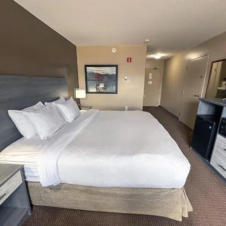 Ramada By Wyndham Sherwood Park-3