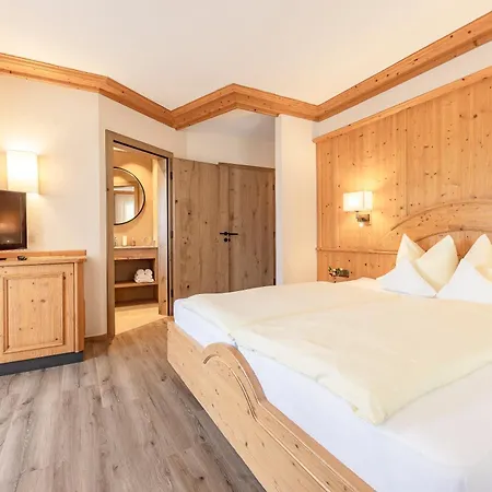 Aktiv & Vitalhotel Bergcristall-3