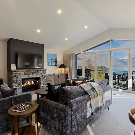 Queenstown House Bed & Breakfast And Apartments-2