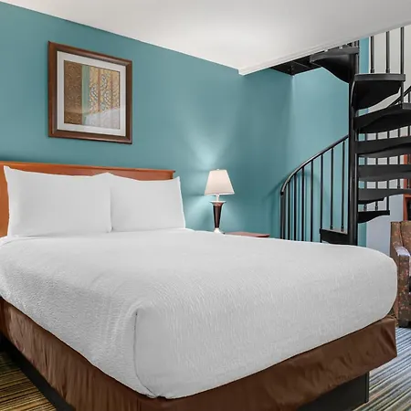 Best Western Plus Traverse City-3