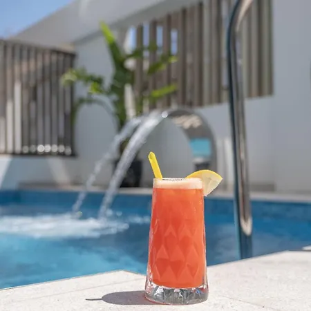 Mad Inn Lara-2