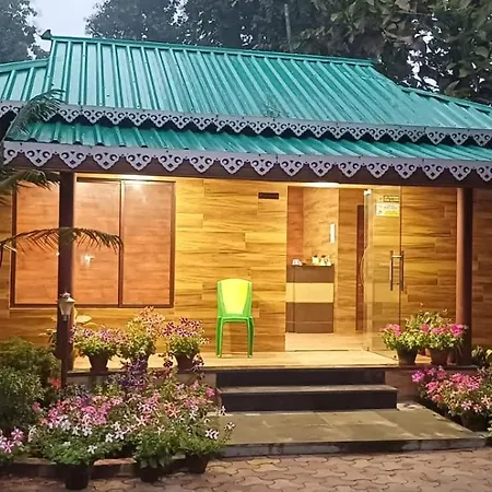 Tuskers Den Forest Resort-3