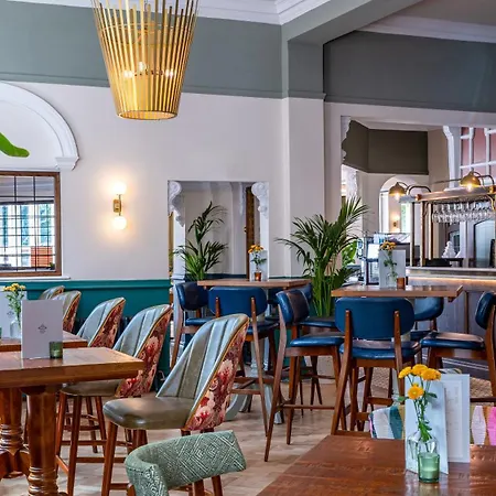 Toll House Inn-3