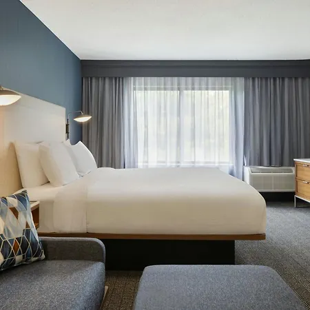 Courtyard By Marriott Traverse City-2